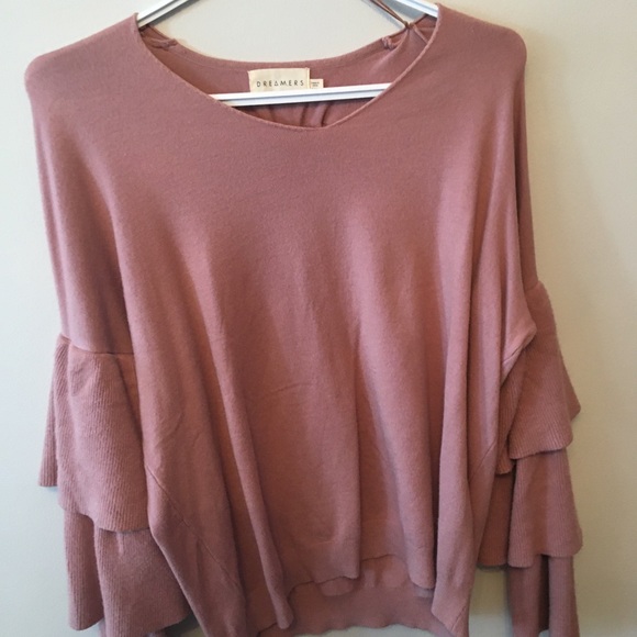 Ruffled sleeves sweater/top - Picture 2 of 2